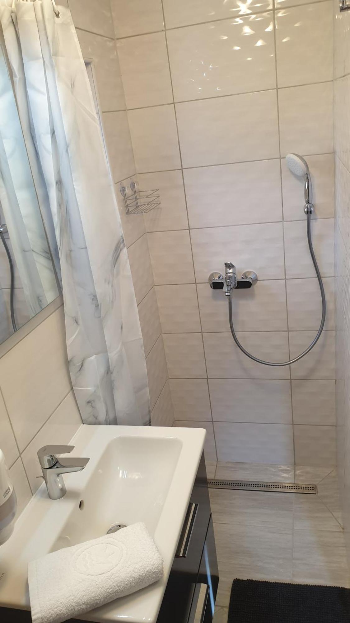 Sarreti Apartmanhaz بالاتونفوريد المظهر الخارجي الصورة